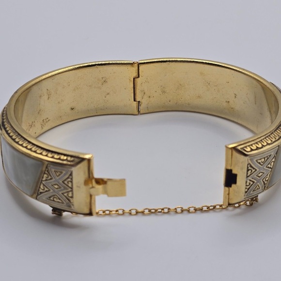 Vintage Womens Mother of Pearl Inlay Bangle‎ Bracelets Lot of 2 Gold Tone Boho - Picture 4 of 9